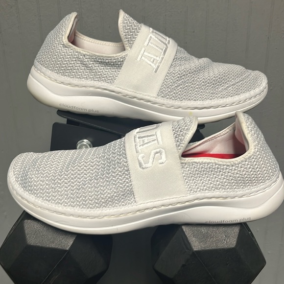 Adidas sneaker - Picture 1 of 3